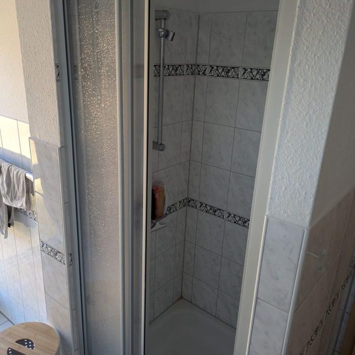 Nachmieter gesucht – Helle 2-Zimmer-Wohnung mit Balkon - Photo 1