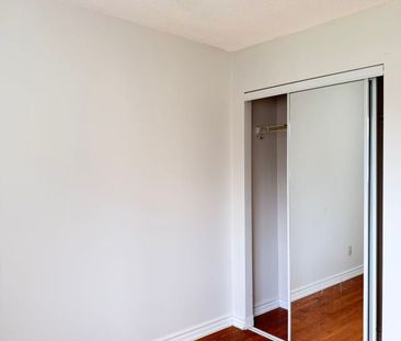For Lease - 395 Loretta Crescent Unit# # Back Unit, Whitchurch-Stou... - Photo 2