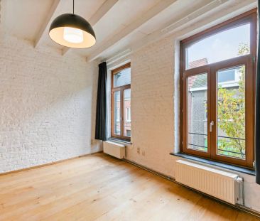 PRACHTIG GERENOVEERDE WONING MET STADSTUIN! - Photo 3