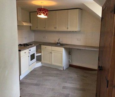 2 bedroom end of terrace house to rent - Photo 2