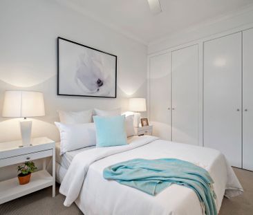 3 Bedroom Townhouse with Spacious Living Zones! - Photo 4