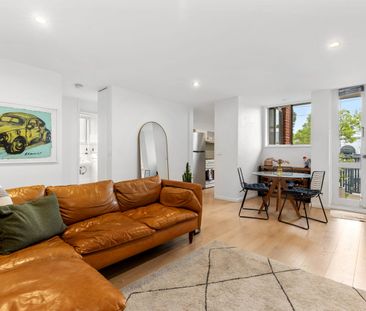 Spacious Ground Floor Living with an Exceptional North-Facing Court... - Photo 3