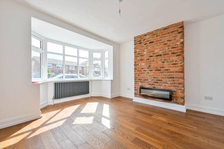 4 bedroom semi-detached house to rent - Photo 4