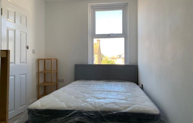 1 bedroom in a house share to rent - Photo 1