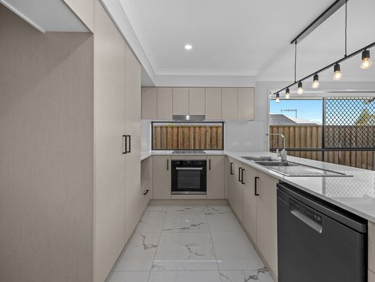 4 Carnelian St, Collingwood Park QLD 4301 - House For Rent | Domain - Photo 1