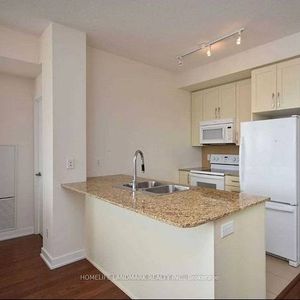 Burnhamthorpe/Confederation Luxurious 2Bdrm +Den Corner Unit Lrg Wind - Photo 2