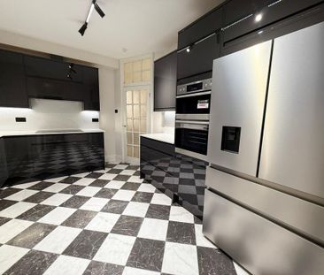 4 bedroom flat to rent - Photo 4