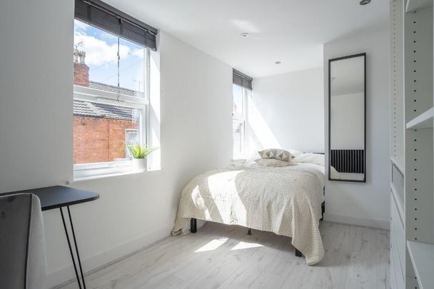 5 bedroom house to rent - Photo 1