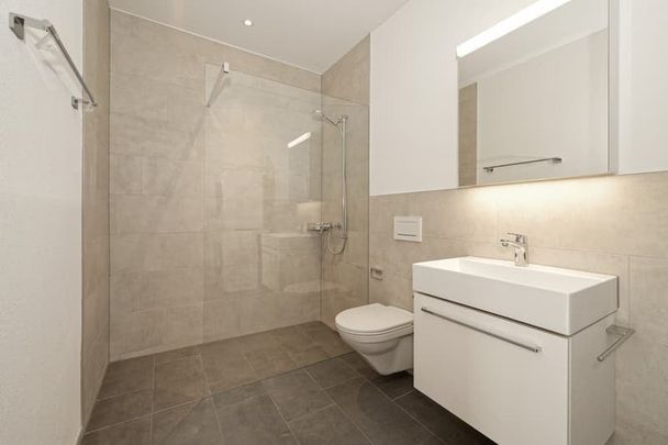 "Neubauwohnung an traumhafter Lage direkt am Seeufer in Rapperswil-Jona" - Foto 1