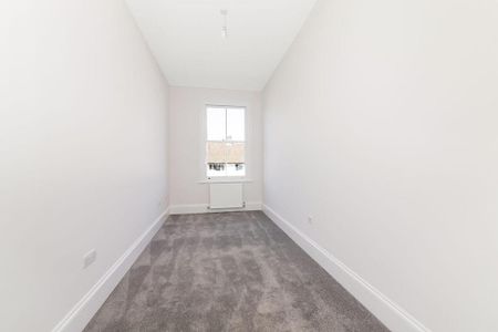 4 bedroom apartment to rent - Photo 4