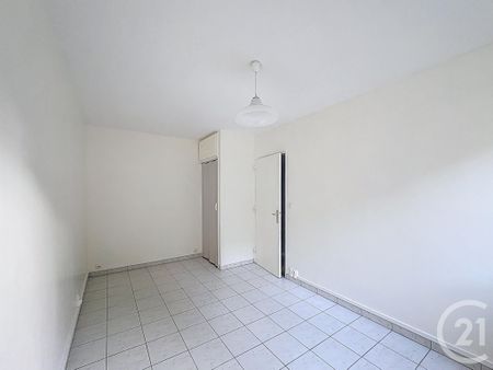 Location Appartement 1 pièce 26m² TROYES 10000 - Photo 2