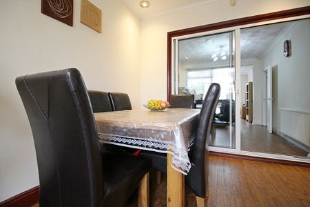 TW3, Hounslow - Photo 3