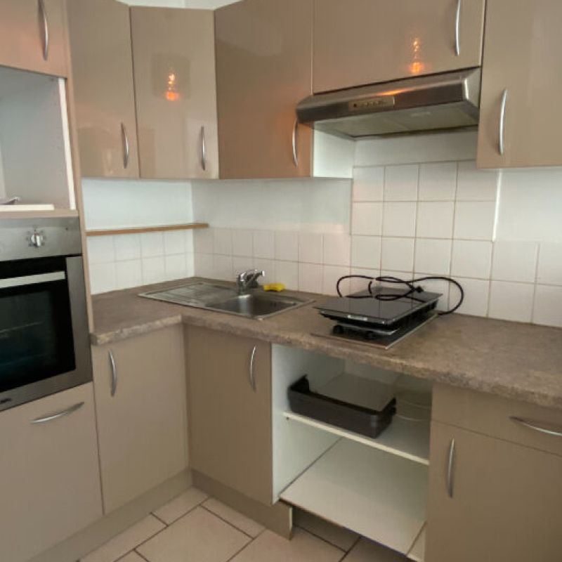 GRAND STUDIO MEUBLE DE 32.50 M² AU CENTRE VILLE - Photo 1