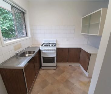 Neat & Tidy Unit in Prime Location - Photo 4