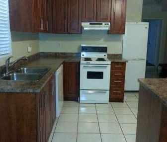 main level etobicoke gem 1 bed parking and laundry onsite - Photo 2