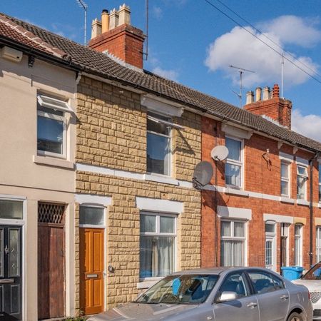 2 bedroom terraced house - Photo 4