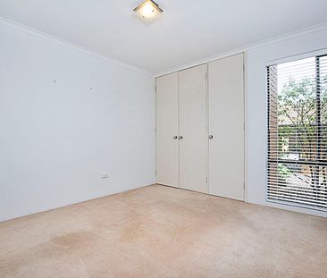 Secluded Ground Floor Apartment - Photo 3