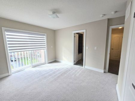 For Lease - 941 Finley Avenue, Ajax, Ontario - Photo 2