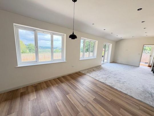 3 bedroom bungalow to rent - Photo 1