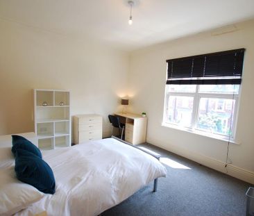 4 bedroom terraced house to rent - Photo 5