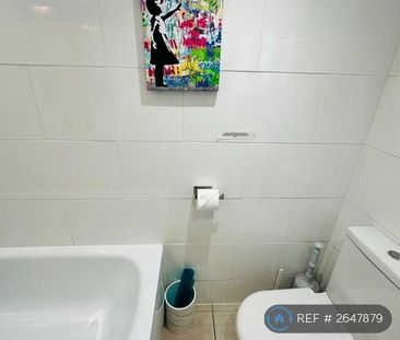 2 bedroom end of terrace house to rent - Photo 5