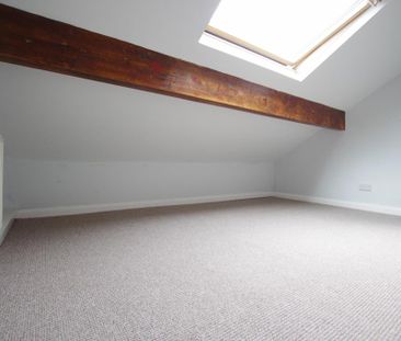 2 bedroom terraced house to rent - Photo 4