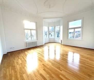 Großzügige Zwei-Zimmer-Wohnung mit Parkett sucht neuen Mieter - Foto 1