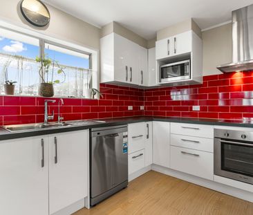 Renovated & Elevated - Expansive Living - Photo 4