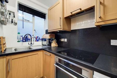 Sandhurst Court, Brixton, SW2 - Photo 4