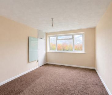 2 bedroom maisonette to rent - Photo 2