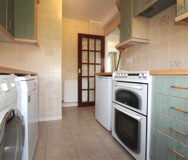 Lillibrooke Crescent - Photo 2