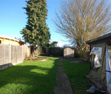 3 bedroom semi-detached house to rent - Photo 1