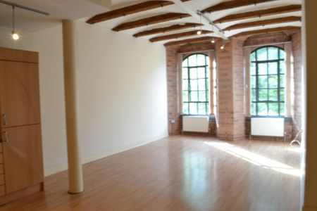 2 bedroom flat to rent - Photo 2