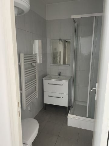 Location Appartement 1 pièce 19m² ST MAUR DES FOSSES 94210 - Photo 5
