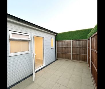 Studio Flat, Park Road, N18 - Photo 1