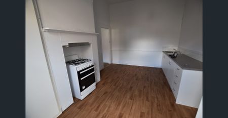 Charming inner-city living in leafy Carlton North - Photo 2