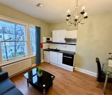 1 Bed Flat, Second Floor Front, W14 - Photo 3