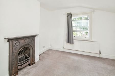 2 Bed Flat, Greenwich South Street, SE10 - Photo 3