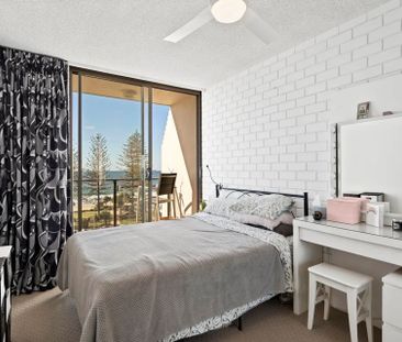 Beachside Living on Alexandra Parade — Neat, Modern & Perfectly Pos... - Photo 3