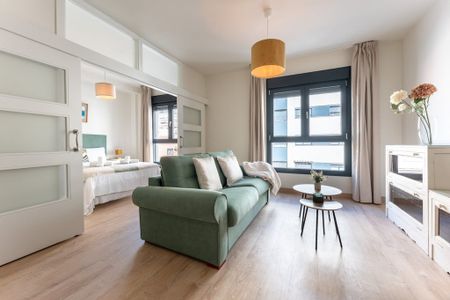 Calle Martínez de la Rosa, Málaga, Andalusia 29010 - Photo 4