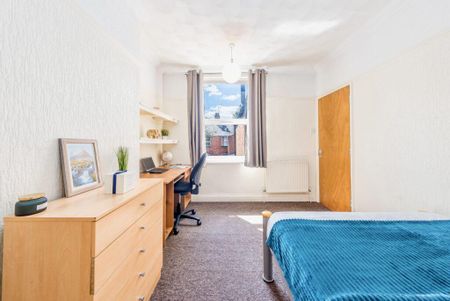 5 bedroom terraced house to rent - Photo 3