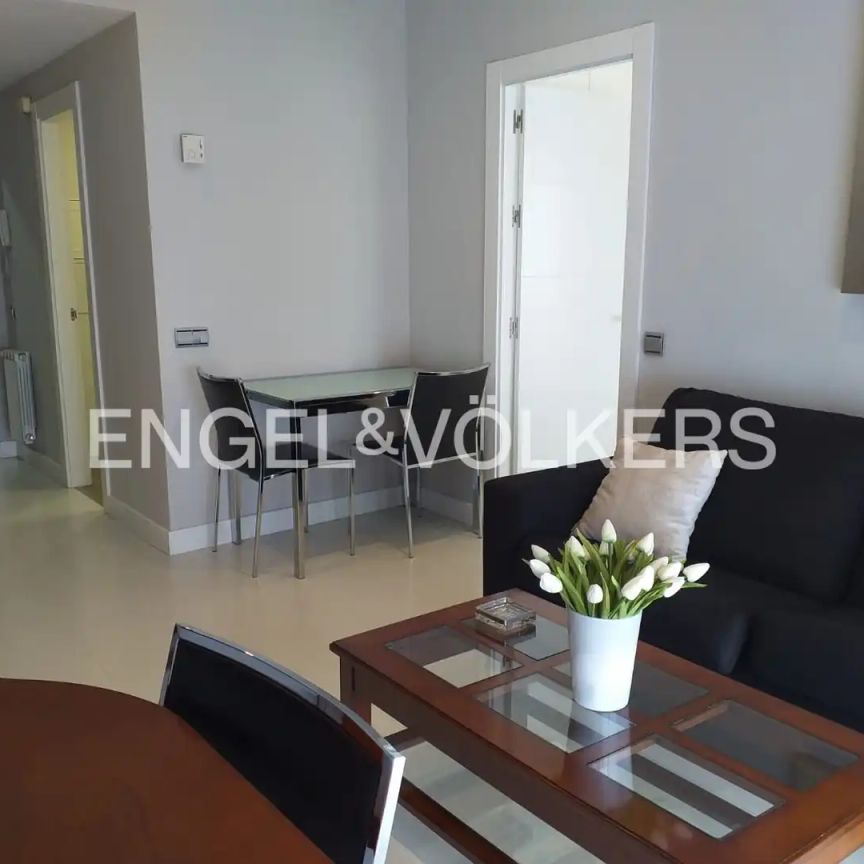 Apartamento de alquiler en Palacio - Photo 1