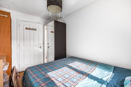 Empire Close, London, SE7 - Photo 4