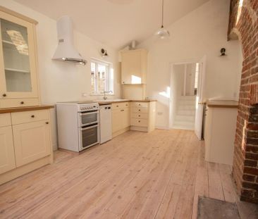 4 bedroom townhouse to rent - Photo 6