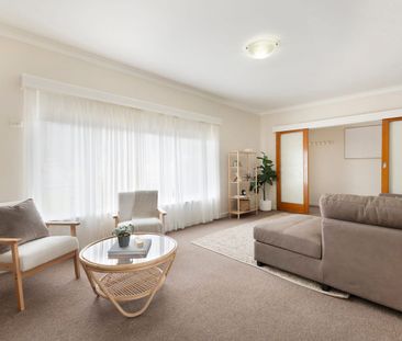 Family Home Available 11th March 2026 - Photo 3