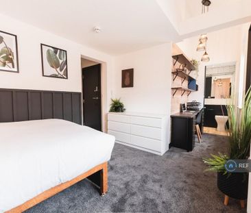 1 bedroom in a house share to rent - Photo 5