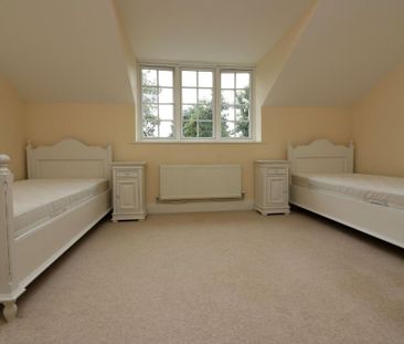 4 bedroom terraced house to rent - Photo 3
