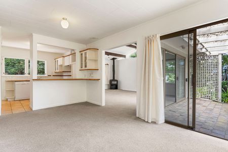 91A Gossamer Drive Pakuranga - Photo 3