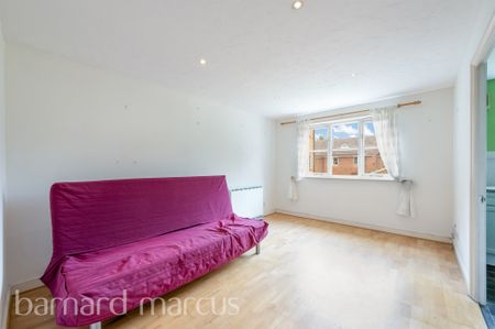 Donald Woods Gardens, Surbiton - Photo 2