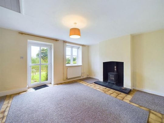 2 bedroom end of terrace house to rent - Photo 1